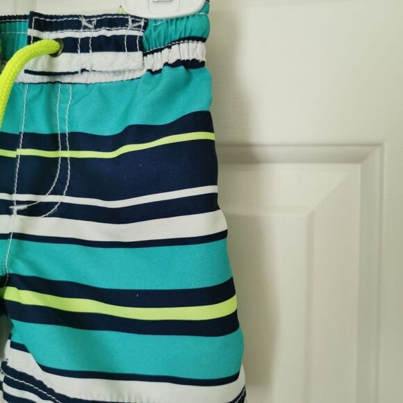 3/$15 Carter's swim trunks size 9 m - Picture 3 of 4